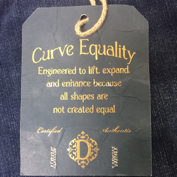 Democracy "Ab"solution Itty Bitty Boot Jeans - Picture 13 of 16